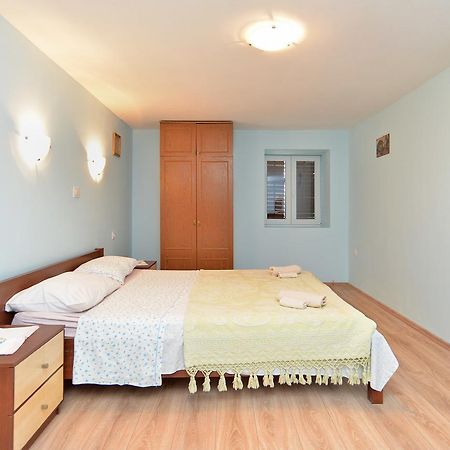 House Biserka 1736 Premantura Bagian luar foto