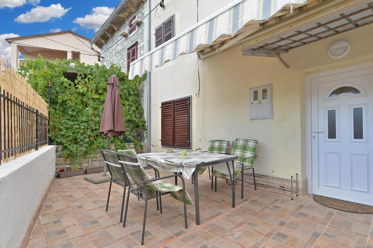 House Biserka 1736 Premantura Bagian luar foto
